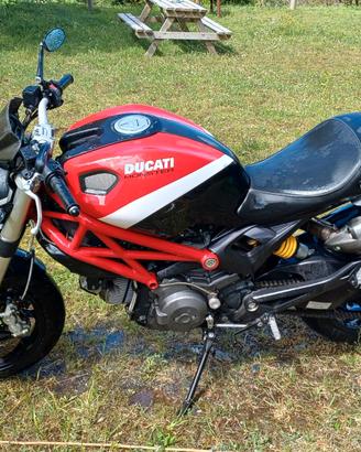 Ducati Monster 796