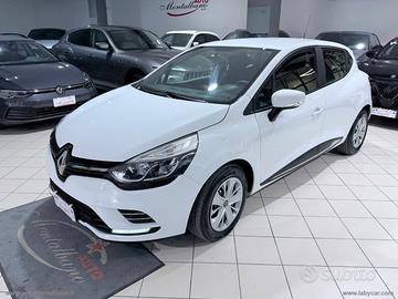 RENAULT Clio dCi 8V 75CV 5p. Moschino Intens