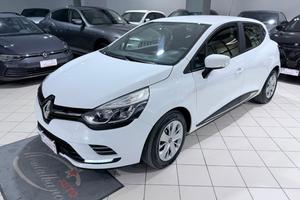 RENAULT Clio dCi 8V 75CV 5p. Moschino Intens