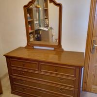 Cassettiera con specchio