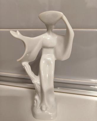 Statuina in porcellana 