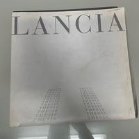 Depliant lancia thesis
