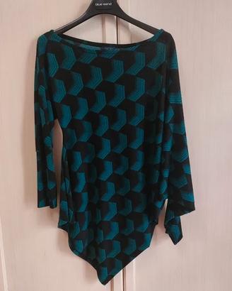 Maglia a maniche lunghe con spalla scoperta