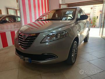 Lancia Ypsilon 0.9 TwinAir 85 CV 5 porte Metano Ec