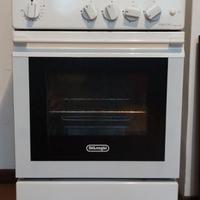 Forno elettrico con fornelli a gas De Longhi