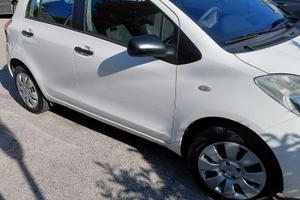 Toyota Yaris 1.0 5 Porte Bianca -