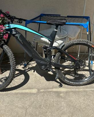 Bicicletta Bianchi e-SUV Adventure carbon 2021