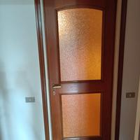 port in legno massello e vetro