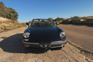 Auto Alfa Romeo Duetto 1600