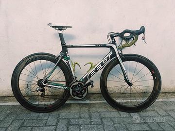 bici felt in carbonio