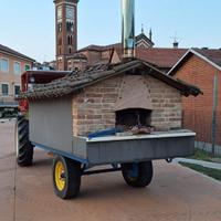 Forno a legna per pizze su rimorchio