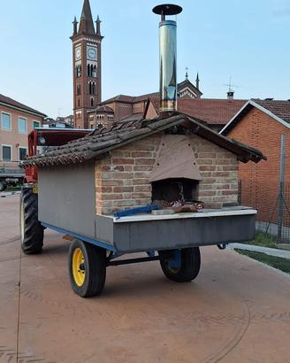 Forno a legna per pizze su rimorchio