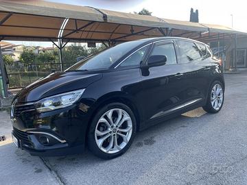 Scenic 1.5 dci 110 cv mild Hybrid Assist.