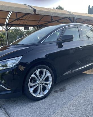 Scenic 1.5 dci 110 cv mild Hybrid Assist.
