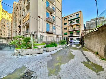 Garage 12 mq (Via Umberto I - Piazza Galatea)