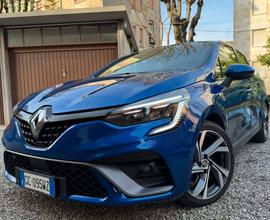 Renault clio e-tech hybrid 140 CV