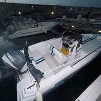 Ranieri Azzurra con motore Yamaha 40/70