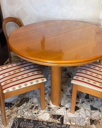 Tavolo da sala con 4 sedie