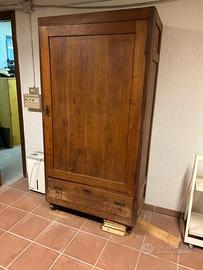 Armadio antico in legno massello – fine ’800