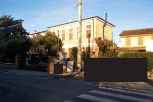 Immobile in asta di 674 m² con più di 5 locali e b