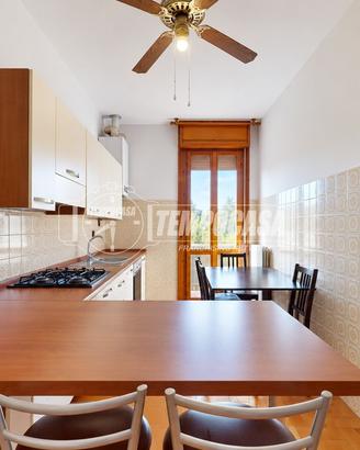 Trilocale con balcone, cantina e garage.