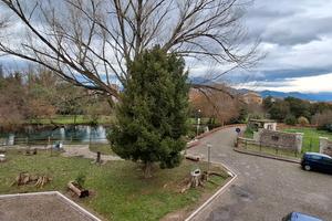 Fronte Lago Indipendente c.posto auto