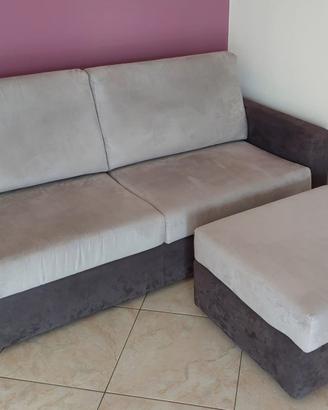 Divano 3 posti con pouf