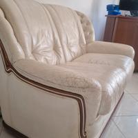 Divano a due posti in pelle bianca