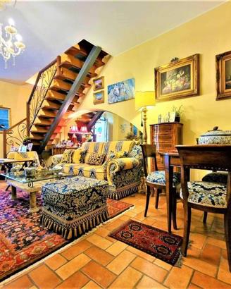 Appartamento di 95 m² con più di 5 locali a Viterb