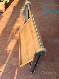 Carrello portavivande in legno e metallo con ruote