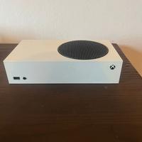 Xbox serie con due controller