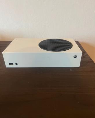 Xbox serie con due controller