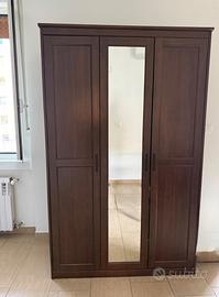 Armadio marrone  scuro 3 ante
