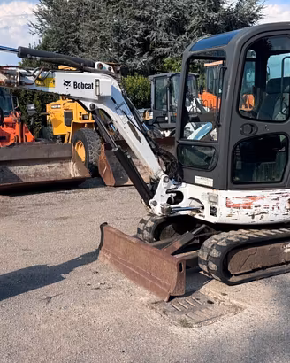 MINIESCAVATORE BOBCAT 428