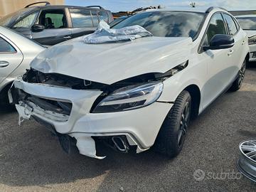 Volvo V40 anno 2019 ricambi usati