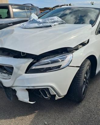 Volvo V40 anno 2019 ricambi usati