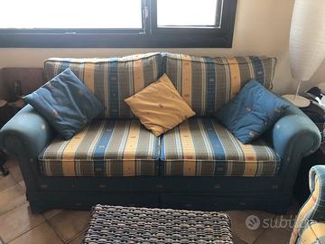Divano  3 posti  e 2 bergere