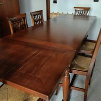 Tavolo in legno massello