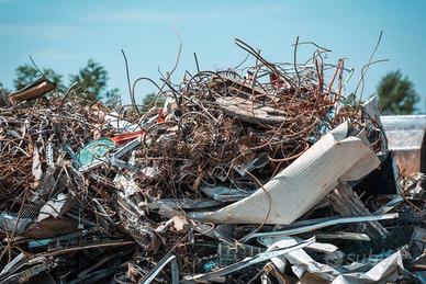 Lotto ferro vecchio e rottami metallici
