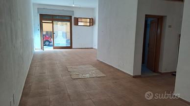 Negozio unico vano zona Corso Butera L/32