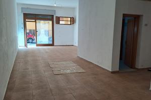Negozio unico vano zona Corso Butera L/32