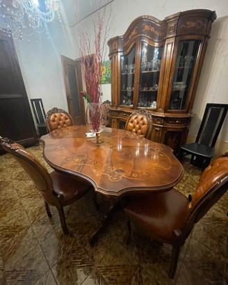 Sala da pranzo completa