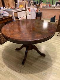 Tavolo in noce tondo