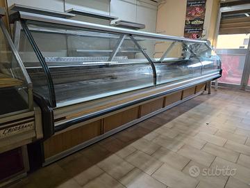 banco alimentare, frigo alimentare, scaffali