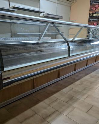 banco alimentare, frigo alimentare, scaffali