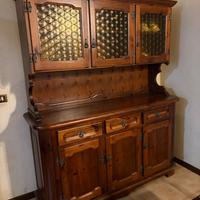 Credenza in legno massello con vetrina