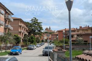 Appartamento indipendente su due livelli con corte
