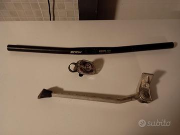 Set manubrio cavalletto e luce frontale