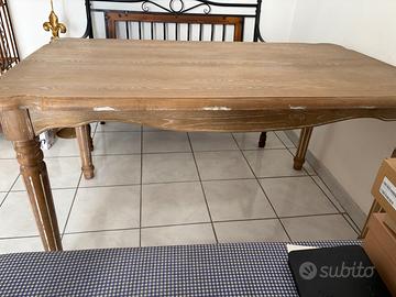 Tavolo stile provenzale