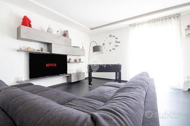 4 LOCALI A MARANO DI NAPOLI